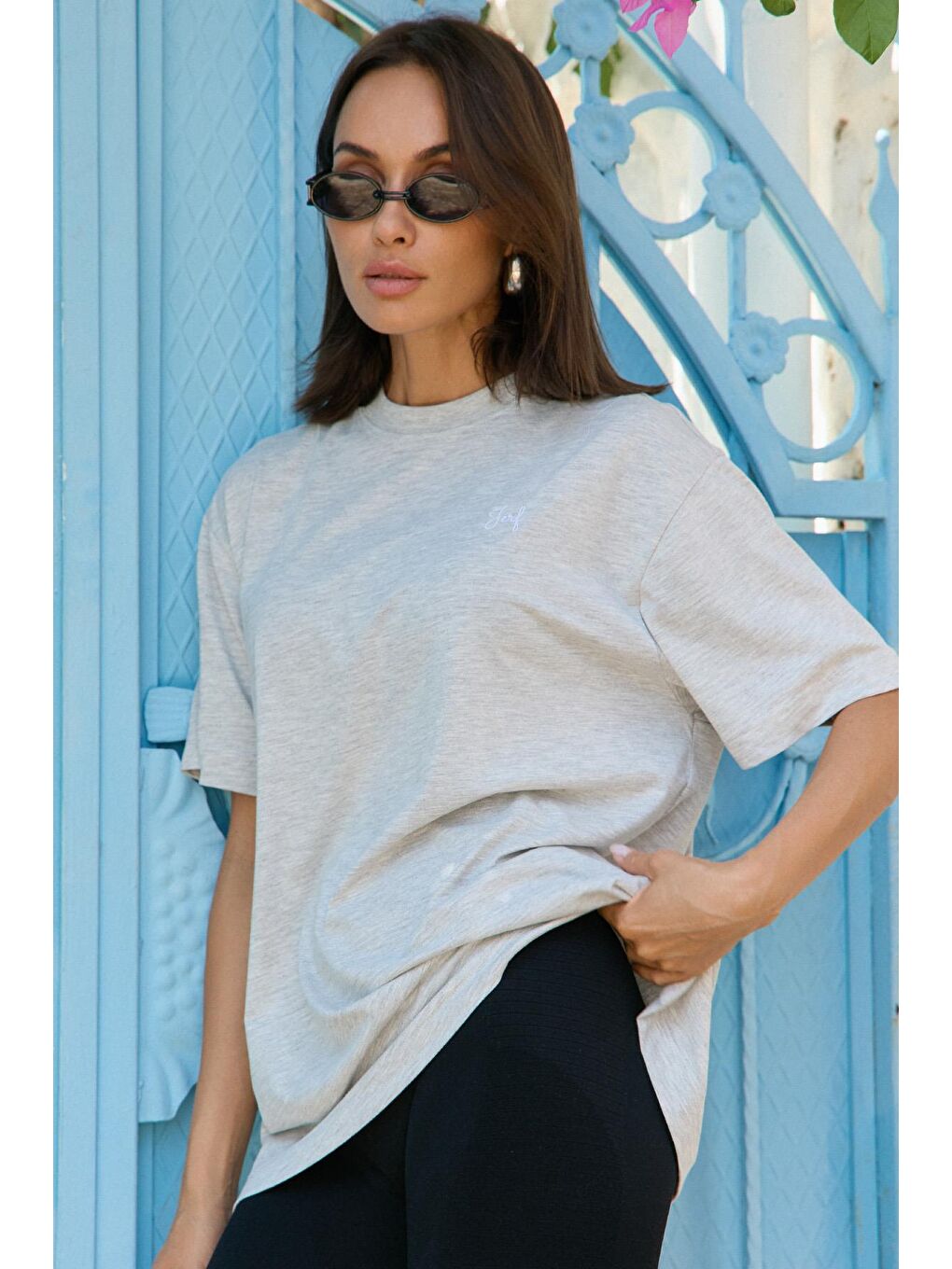 Gri Üst Giyim, T-shirt, Aura