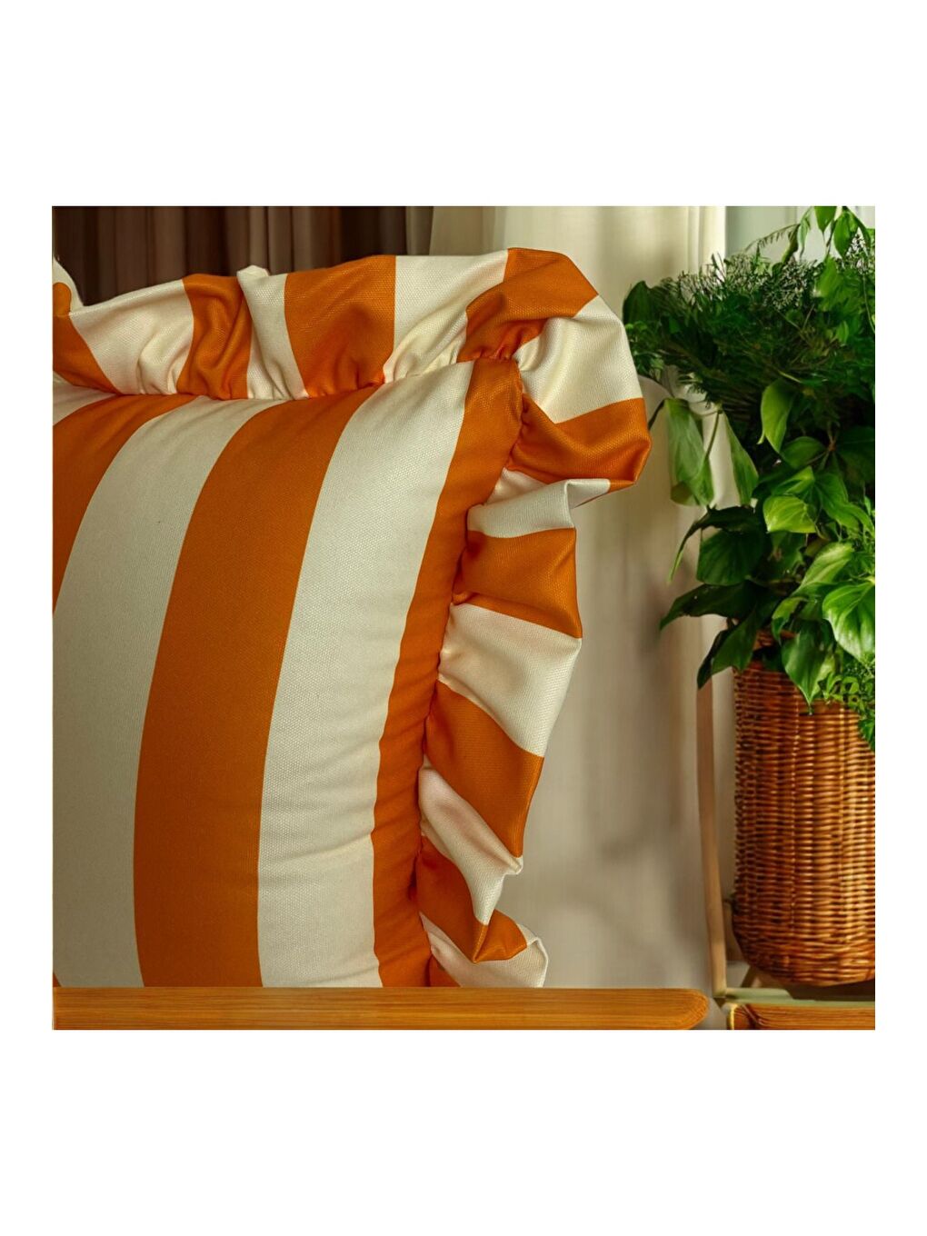 Turuncu Krem Çizgili Desen Fırfırlı Dekoratif Kırlent Kılıfı-3