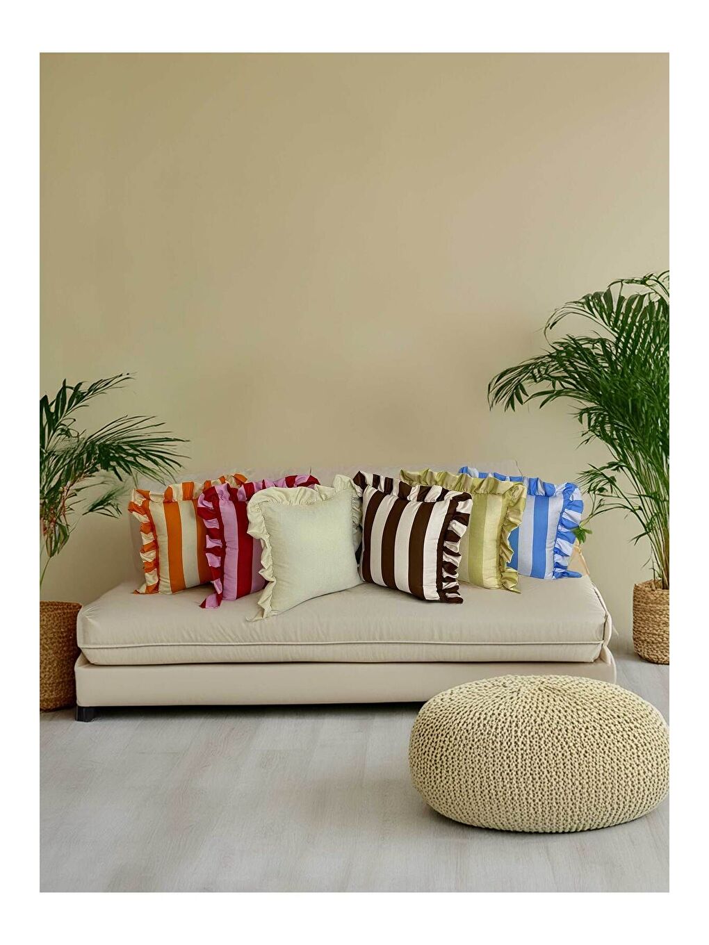 Kırmızı Pembe Çizgili Desen Fırfırlı Dekoratif Kırlent Kılıfı-4