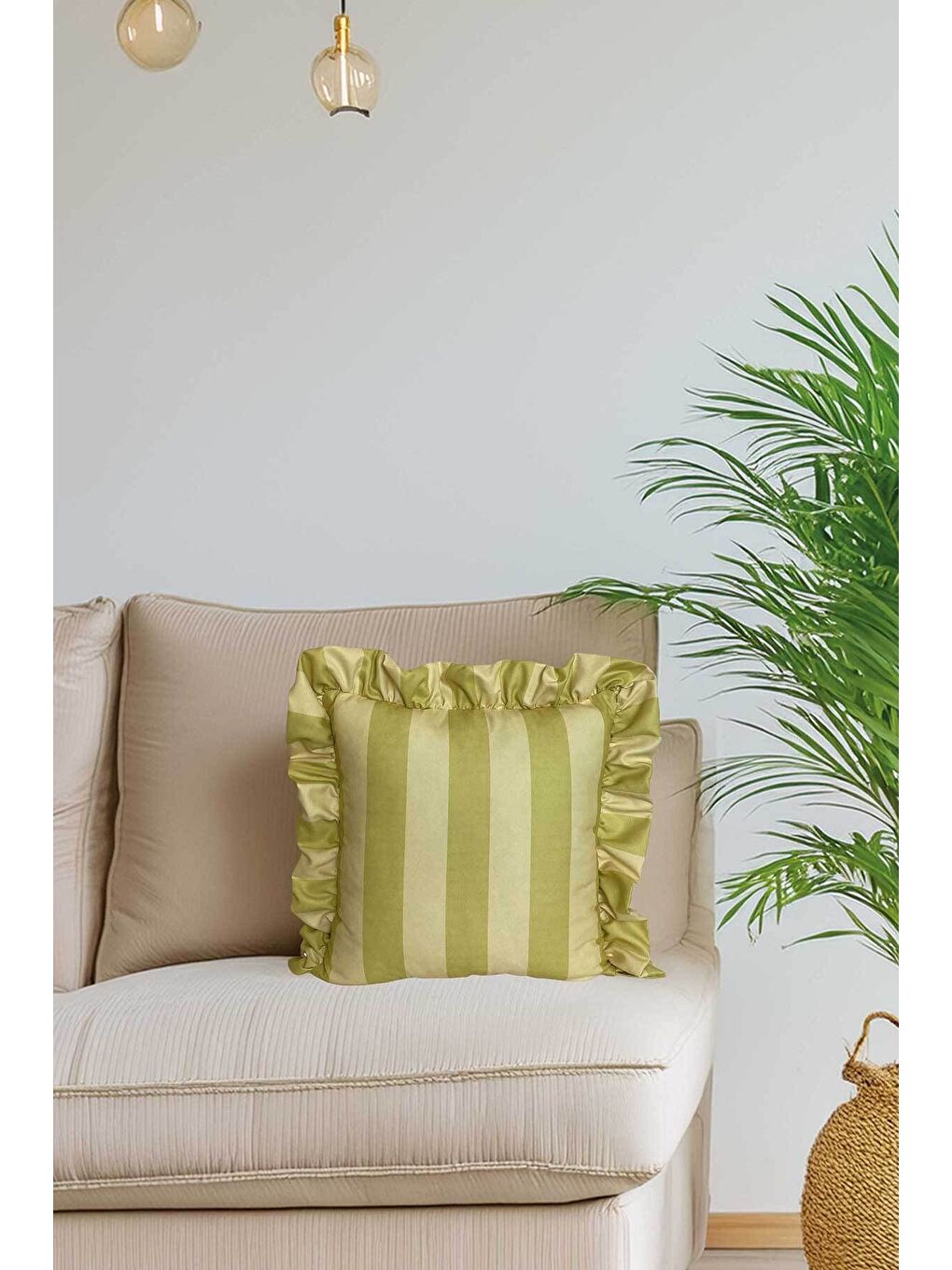 Yeşil Çizgili Desen Fırfırlı Dekoratif Kırlent Kılıfı