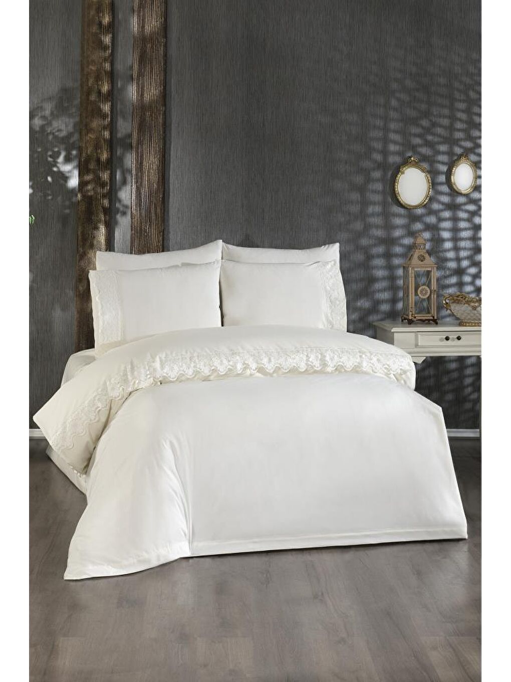 Ekru Fransız Dantelli Neriman Çeyizlik Nevresim Takımı Krem