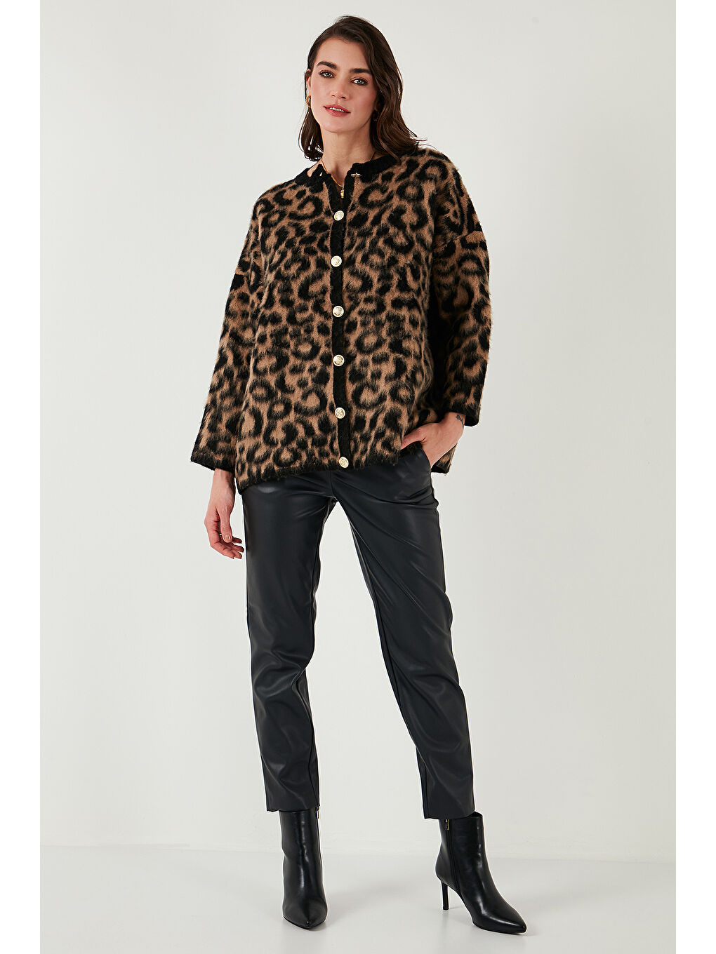 Kahverengi Standart Fit Leoparlı Yumuşak Dokulu Hırka 4614504-2