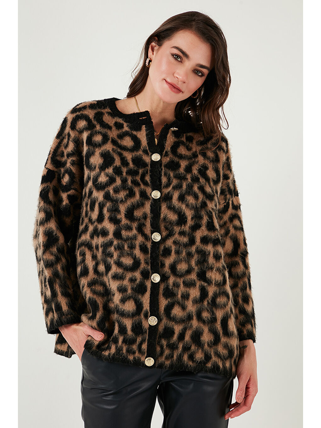 Kahverengi Standart Fit Leoparlı Yumuşak Dokulu Hırka 4614504-3