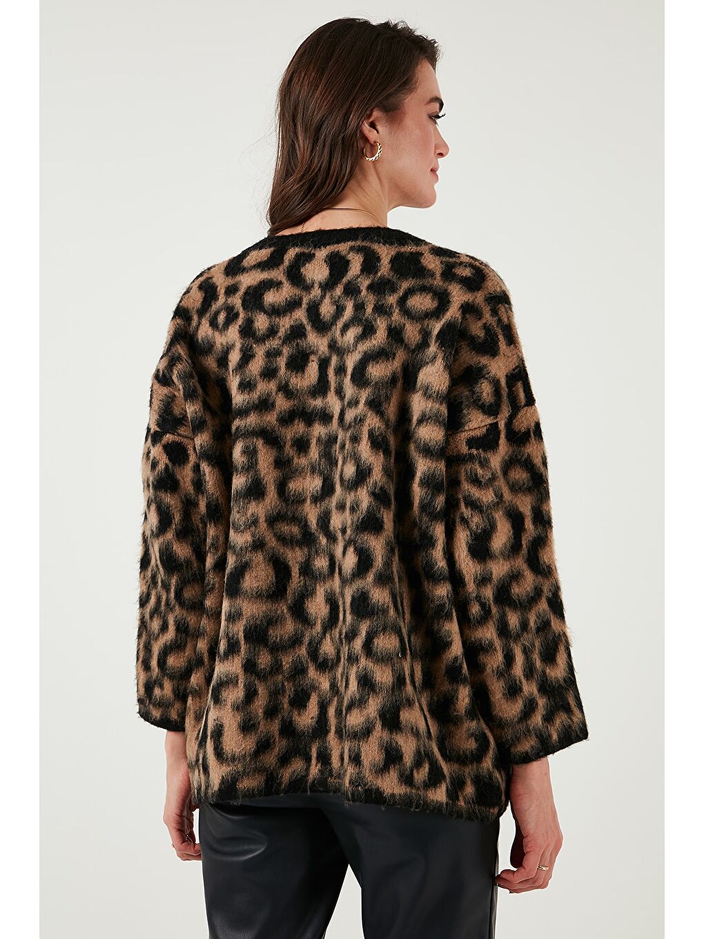 Kahverengi Standart Fit Leoparlı Yumuşak Dokulu Hırka 4614504-6