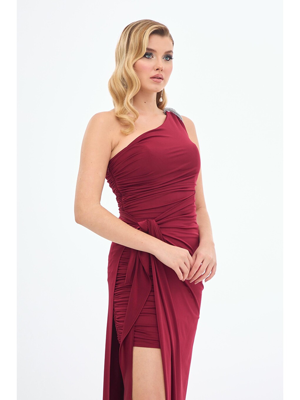 Bordo Tek Kol Yırtmaçlı Sandy Abiye Elbise-3