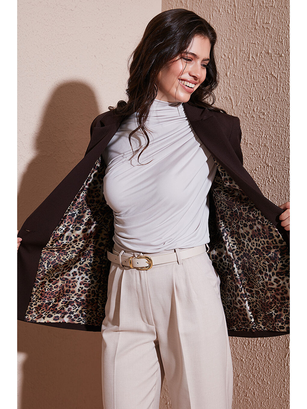 Kahverengi Standart Fit Mono Yaka Desenli Astar Detaylı Blazer Kadın Ceket 6524003-1