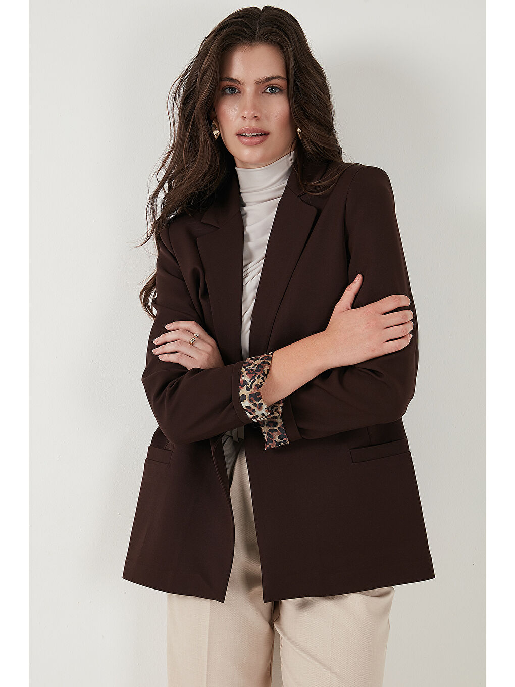 Kahverengi Standart Fit Mono Yaka Desenli Astar Detaylı Blazer Kadın Ceket 6524003-4