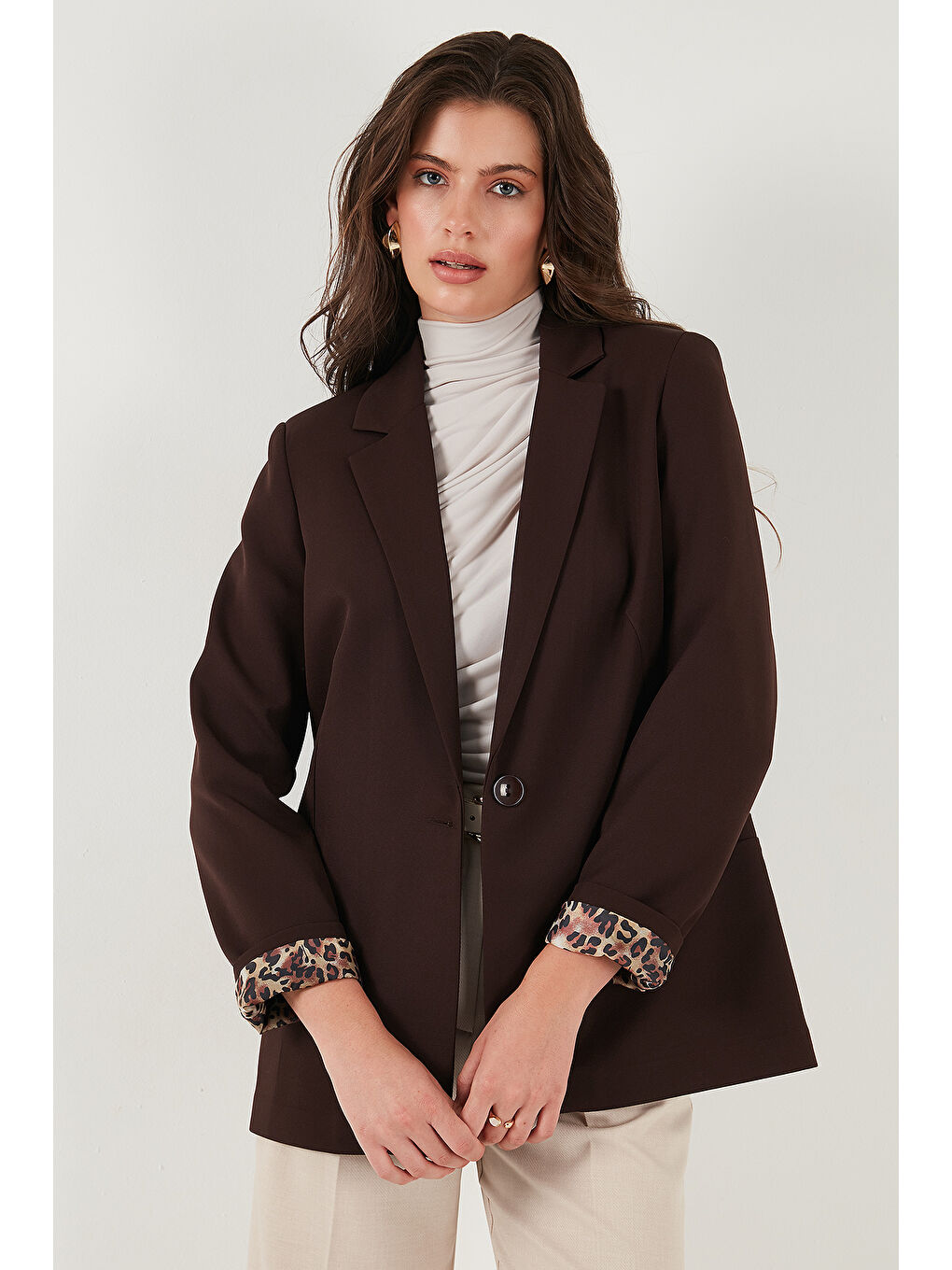 Kahverengi Standart Fit Mono Yaka Desenli Astar Detaylı Blazer Kadın Ceket 6524003-5