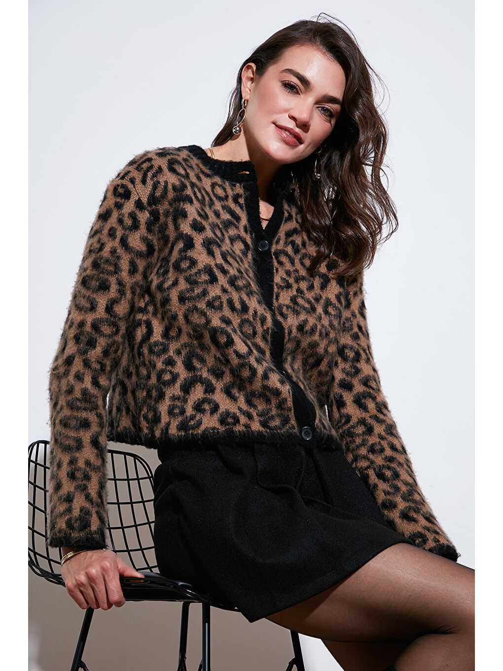 Kahverengi Standart Fit Leoparlı Yumuşak Dokulu Crop Hırka 4614502
