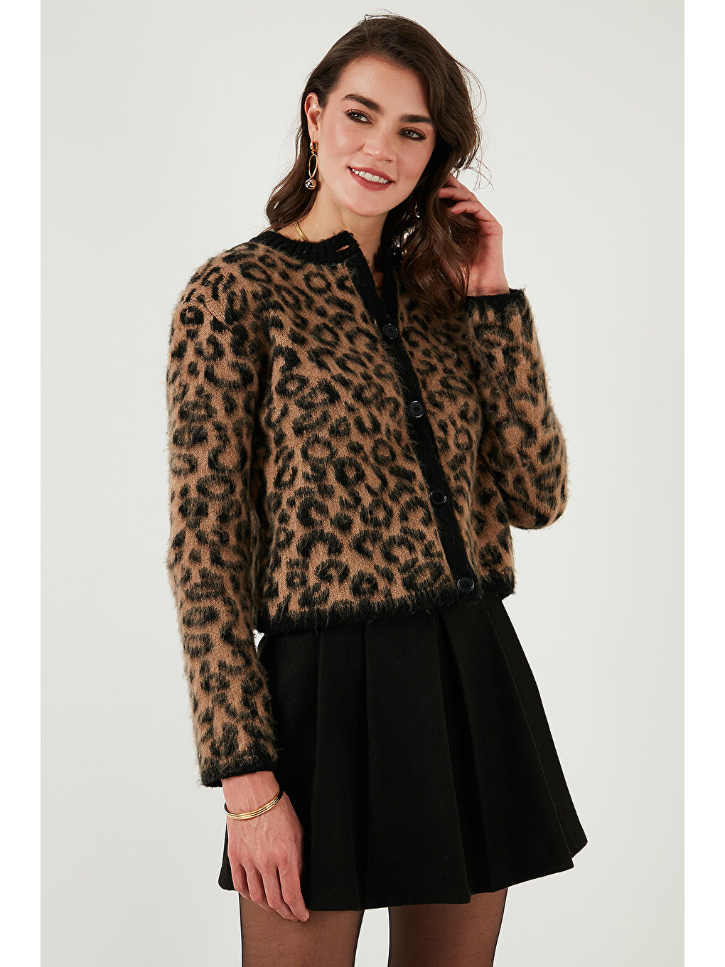 Kahverengi Standart Fit Leoparlı Yumuşak Dokulu Crop Hırka 4614502-4