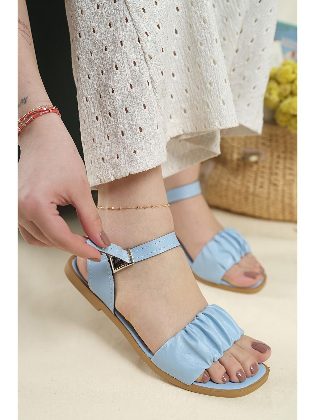 Turkuaz Sens Büzgü Detaylı Kadın Sandalet-3