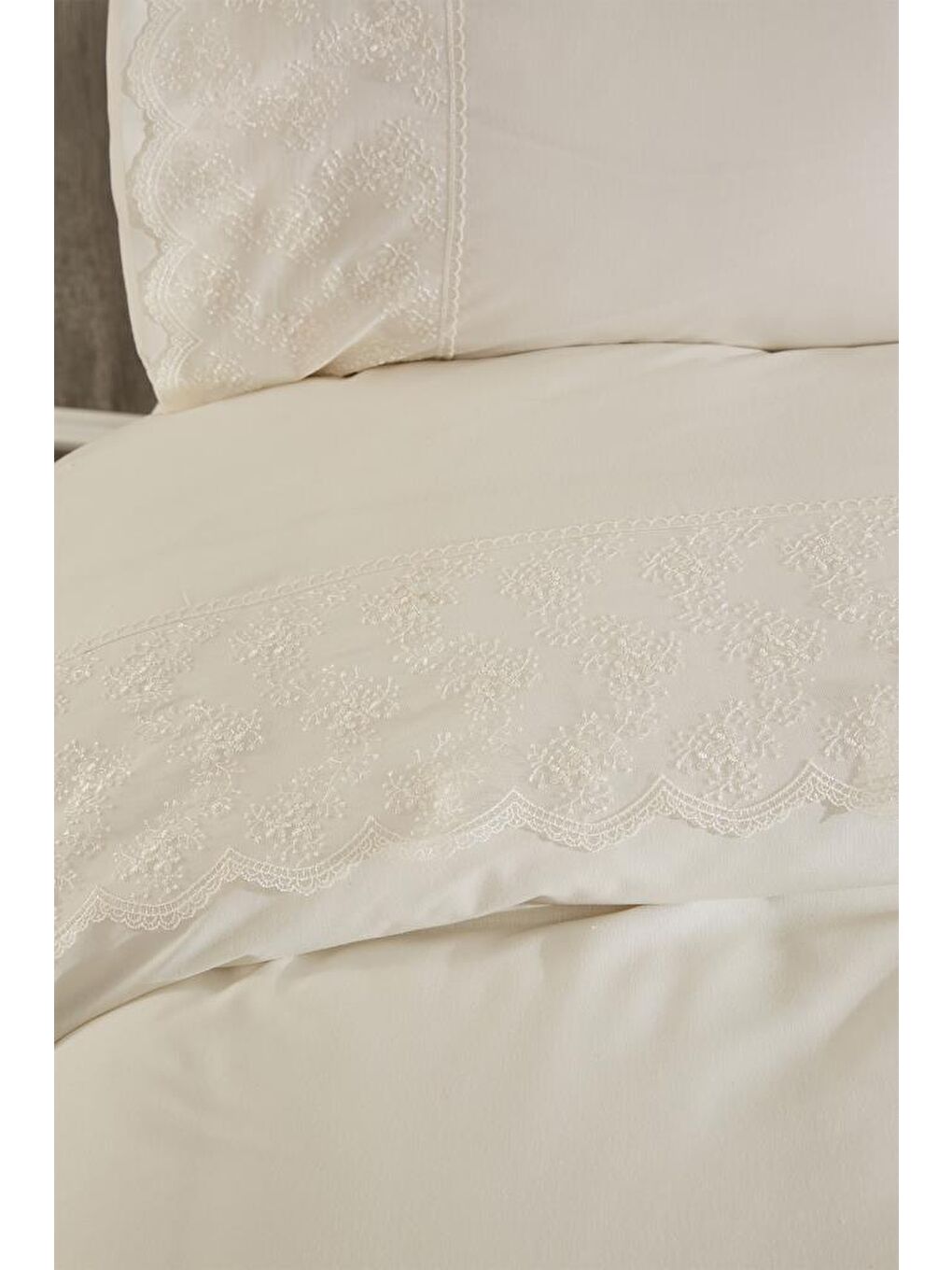 Ekru Fransız Dantelli Nuray Çeyizlik Nevresim Takımı Krem-1