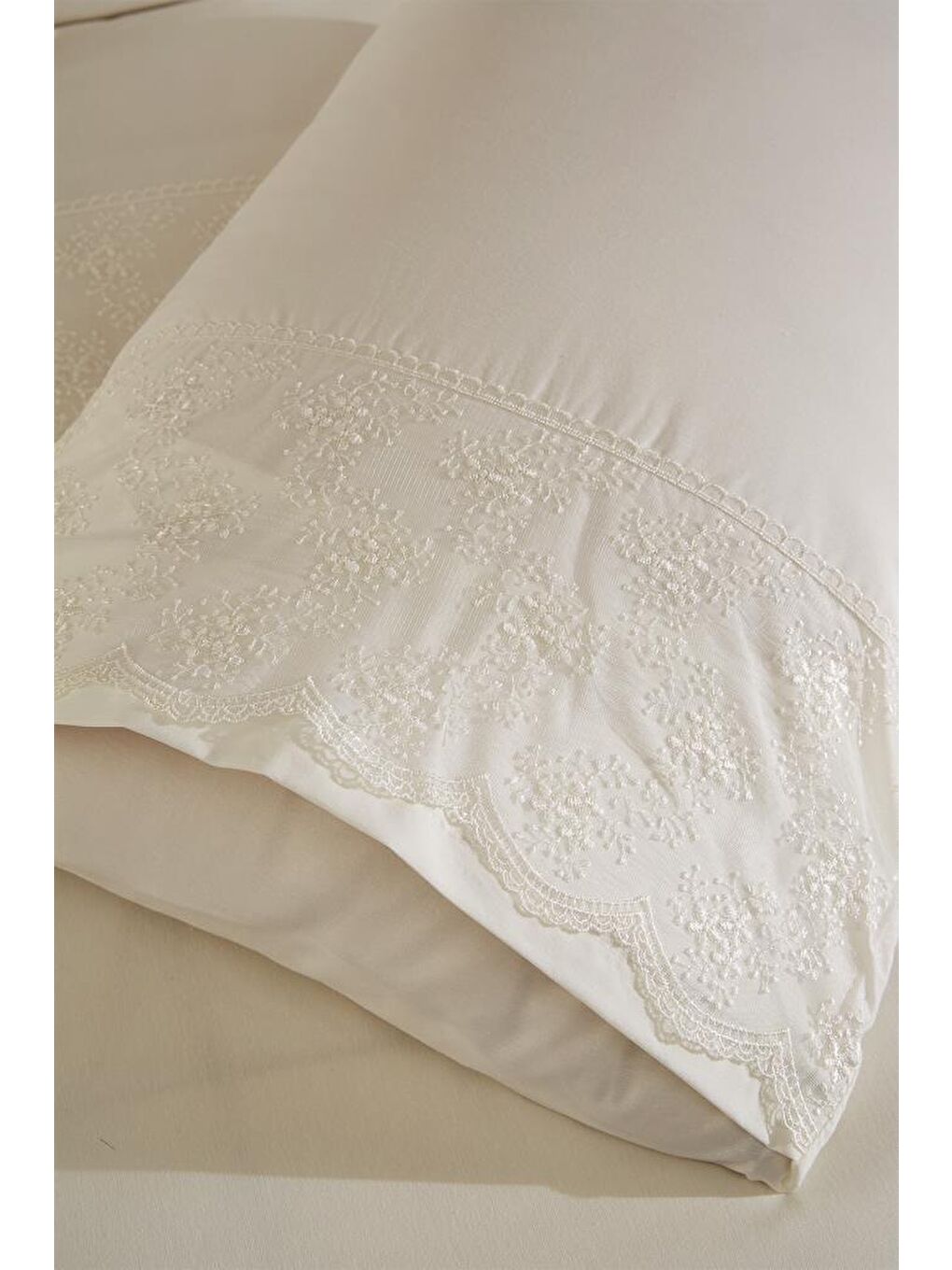 Ekru Fransız Dantelli Nuray Çeyizlik Nevresim Takımı Krem-2