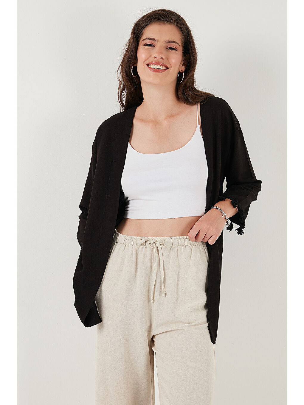 Siyah Pamuk ve Keten Karışımlı Püskül Detaylı Regular Fit Uzun Kimono Hırka 5869015-3