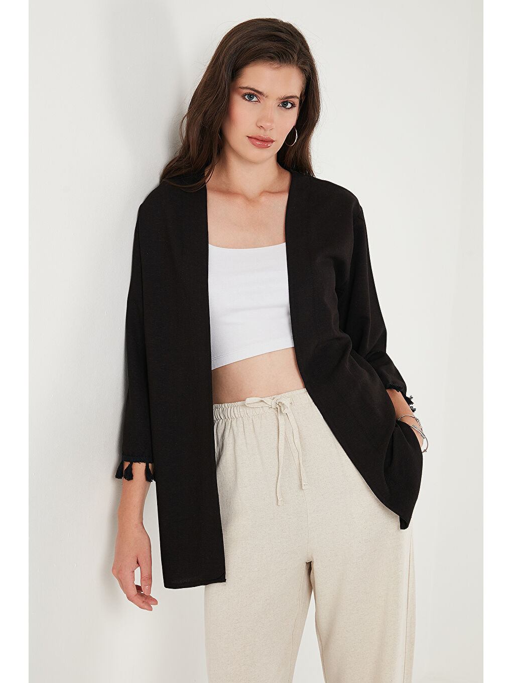 Siyah Pamuk ve Keten Karışımlı Püskül Detaylı Regular Fit Uzun Kimono Hırka 5869015-4
