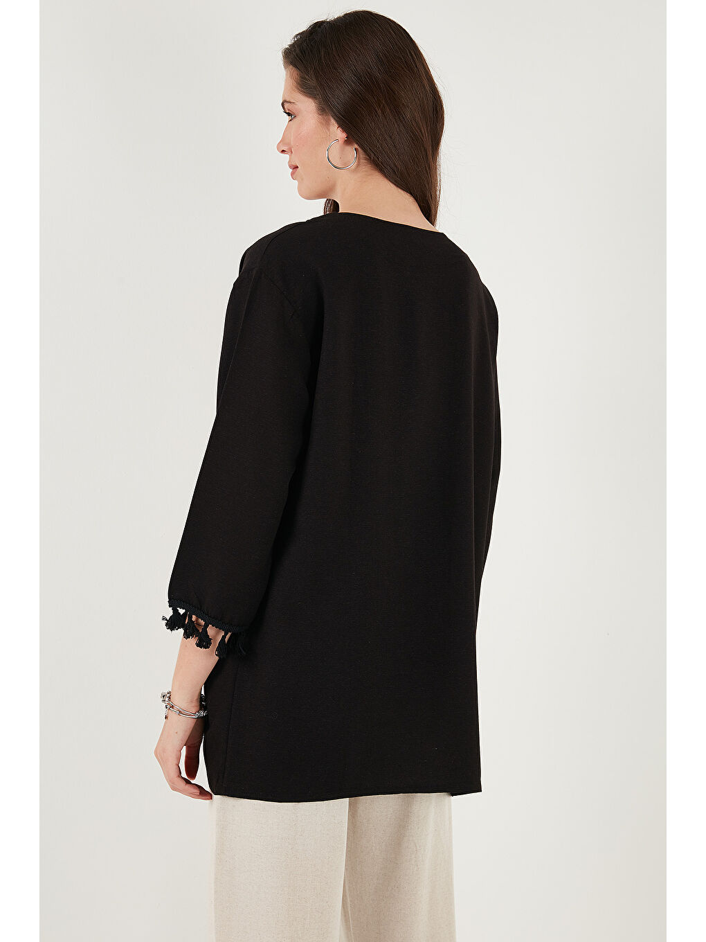 Siyah Pamuk ve Keten Karışımlı Püskül Detaylı Regular Fit Uzun Kimono Hırka 5869015-6