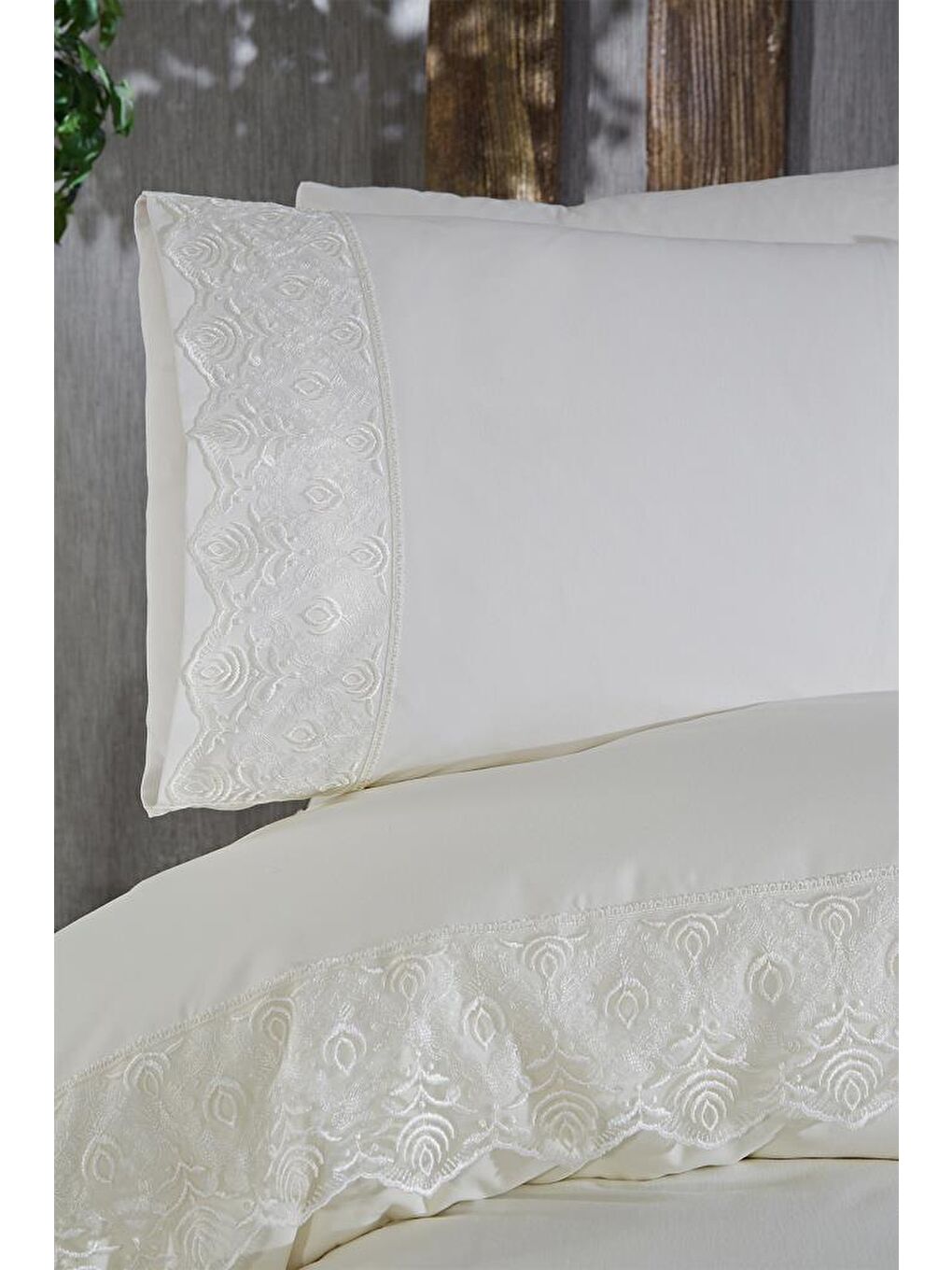 Ekru Fransız Dantelli Mahinur Çeyizlik Nevresim Takımı Krem-1