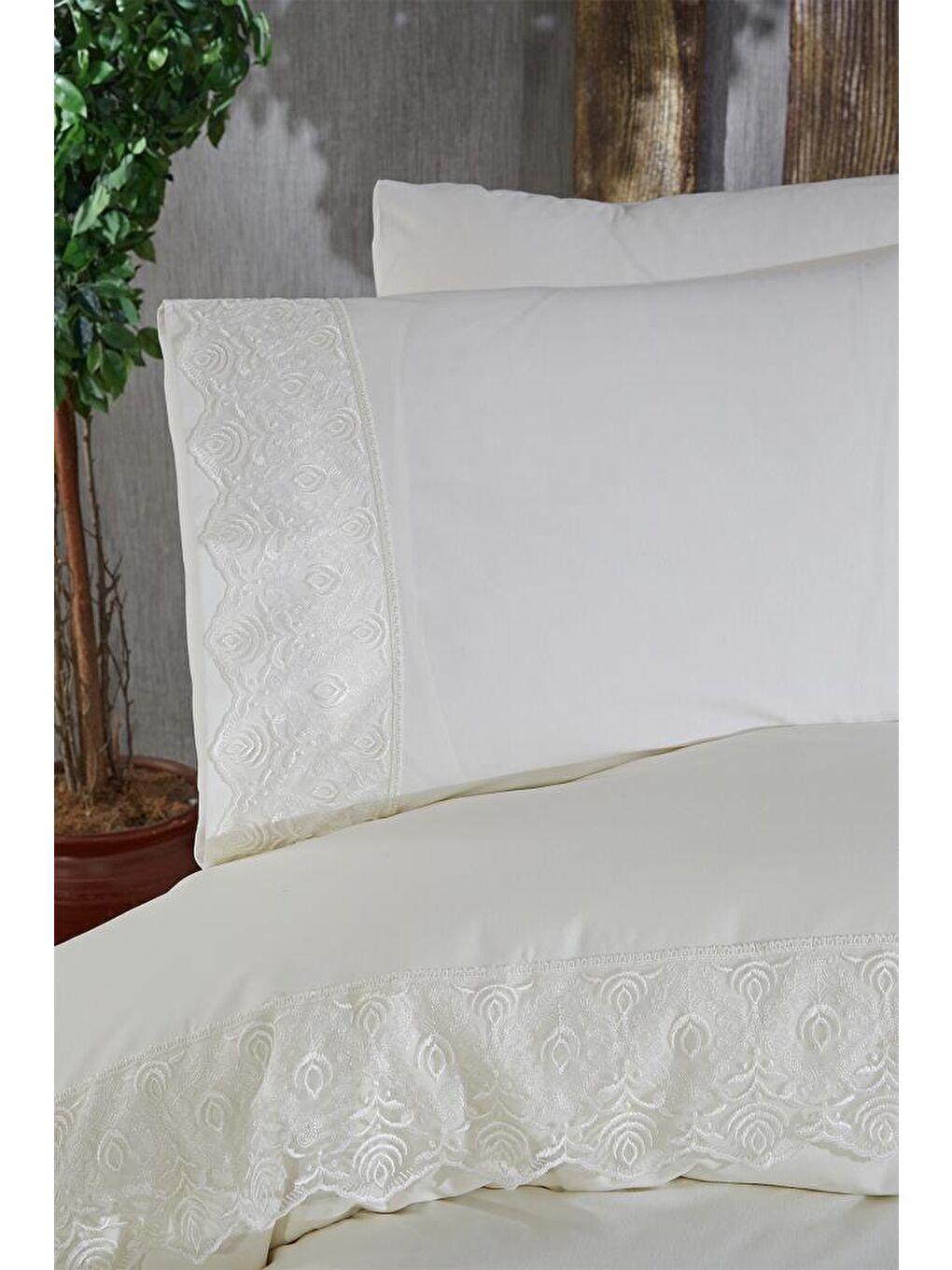 Ekru Fransız Dantelli Mahinur Çeyizlik Nevresim Takımı Krem-4