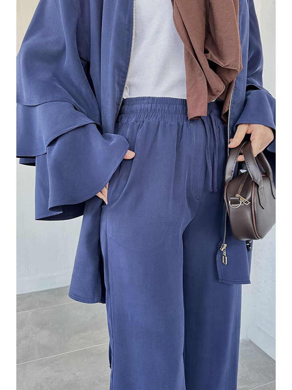Lacivert Gülseli Kol Fırfırlı Tunik Bel Lastikli Pantolon Tesettür İkili Takım-9