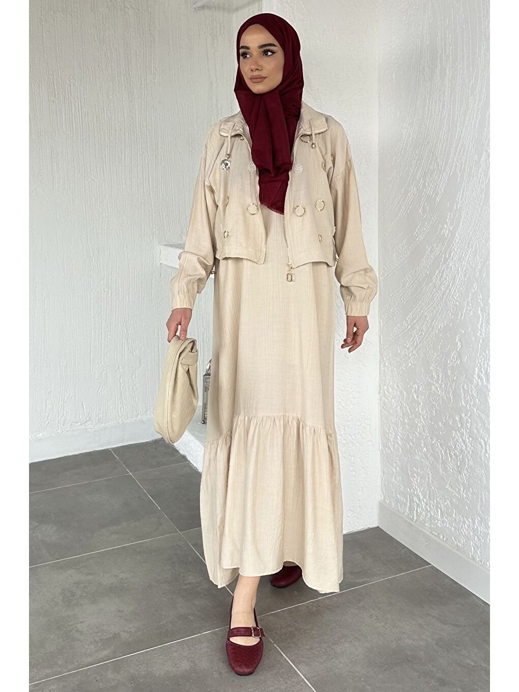 Bej Gülseli Düz Elbise Taş İşlemeli Ceket Tesettür İkili Takım-2