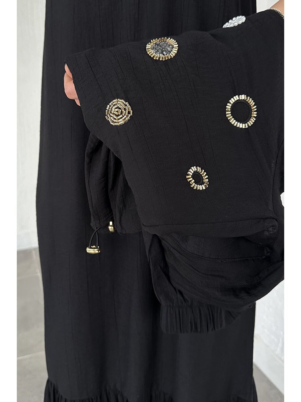 Siyah Gülseli Düz Elbise Taş İşlemeli Ceket Tesettür İkili Takım-8