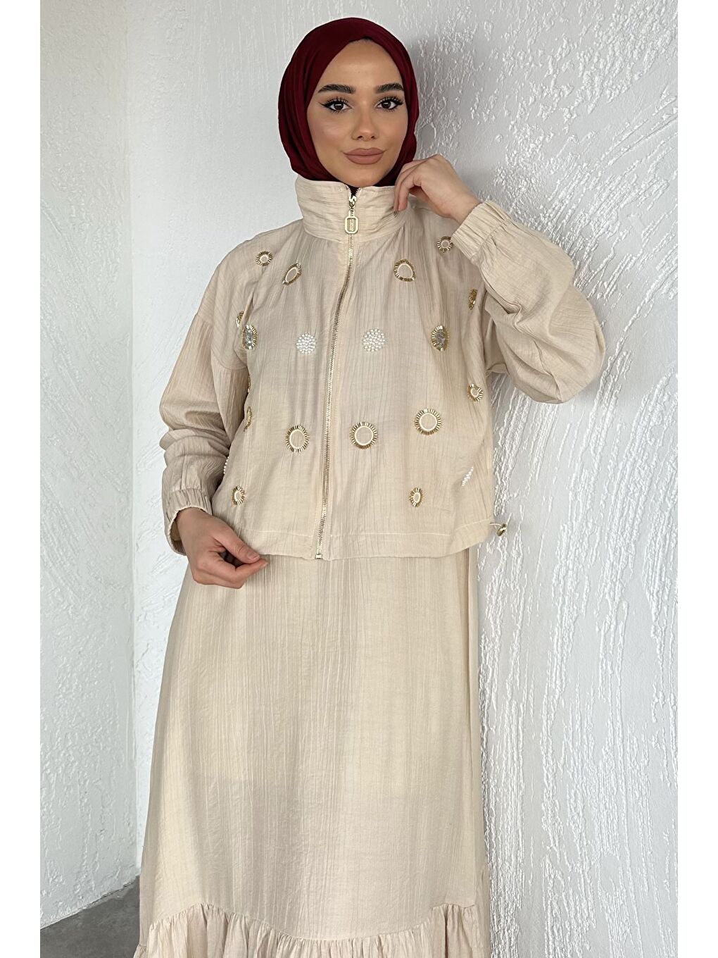 Bej Gülseli Düz Elbise Taş İşlemeli Ceket Tesettür İkili Takım-6