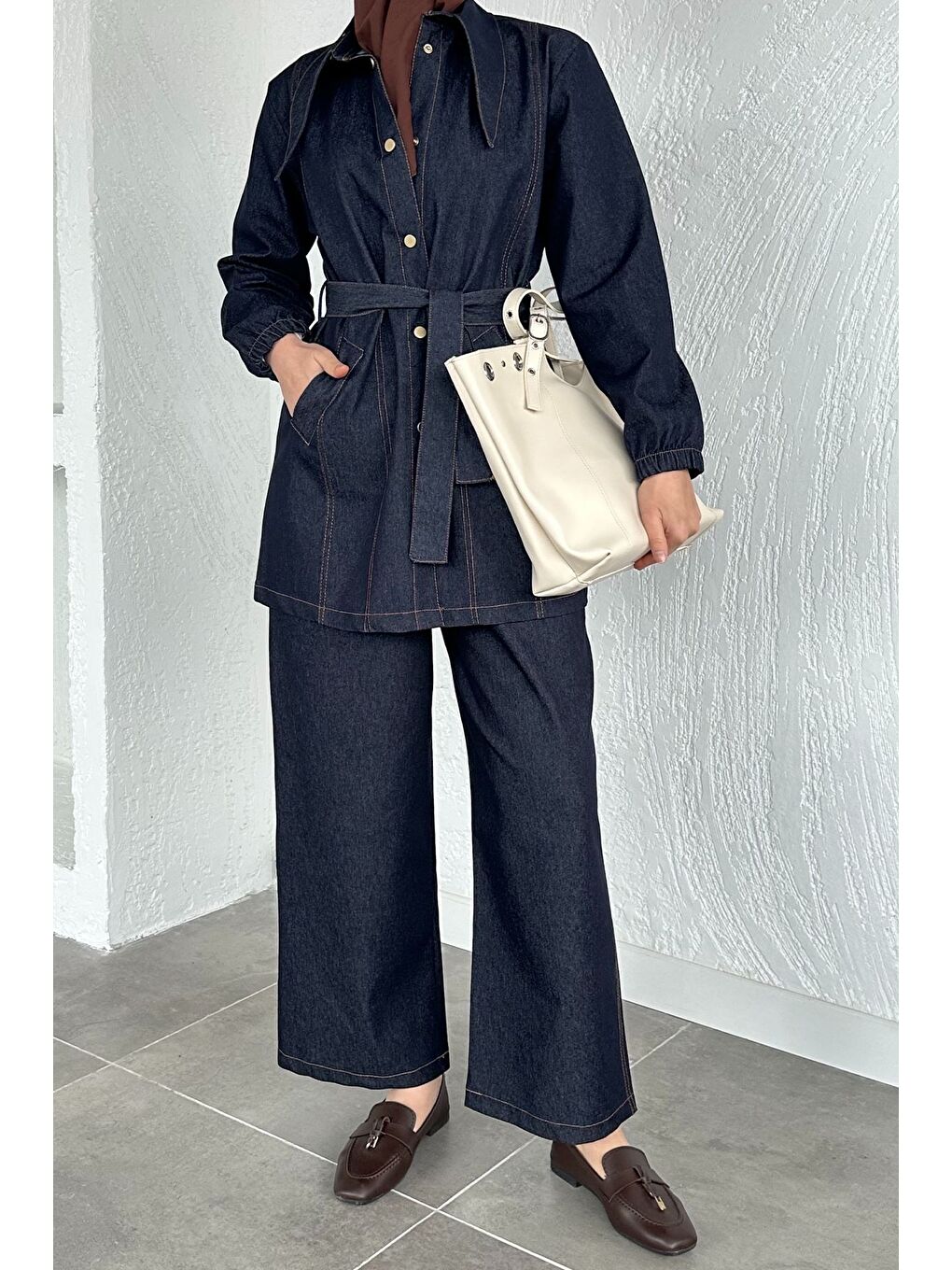 Lacivert Gülseli Uzun Yakalı Jean Tunik Pantolon Tesettür İkili Takım