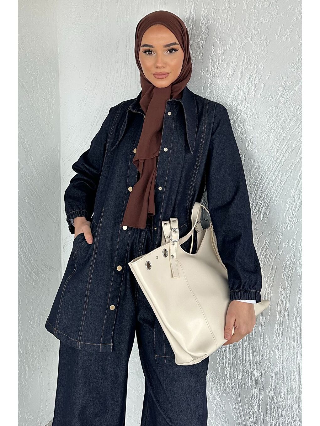 Lacivert Gülseli Uzun Yakalı Jean Tunik Pantolon Tesettür İkili Takım-4