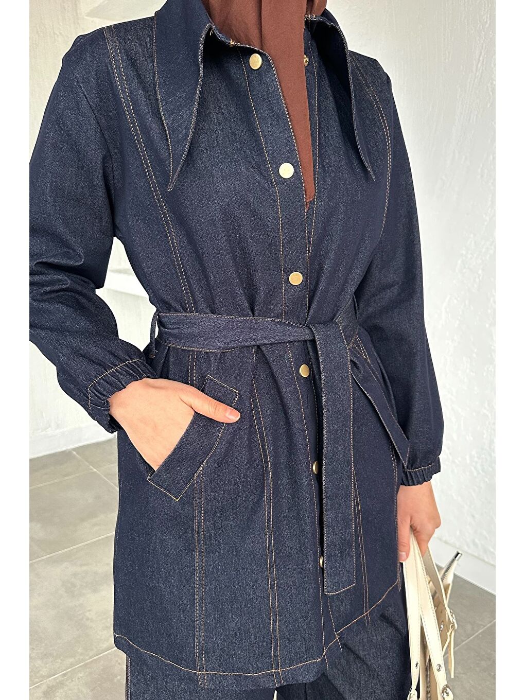 Lacivert Gülseli Uzun Yakalı Jean Tunik Pantolon Tesettür İkili Takım-7