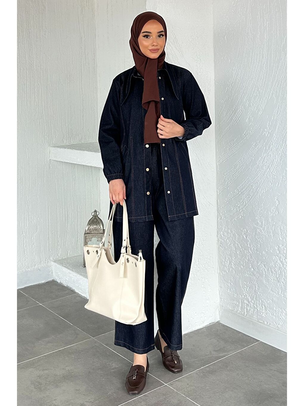 Lacivert Gülseli Uzun Yakalı Jean Tunik Pantolon Tesettür İkili Takım-9