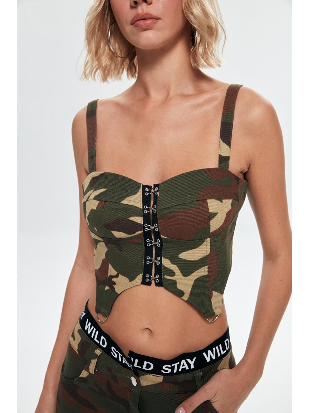 Kamuflaj Desenli Crop Bluz Haki-3