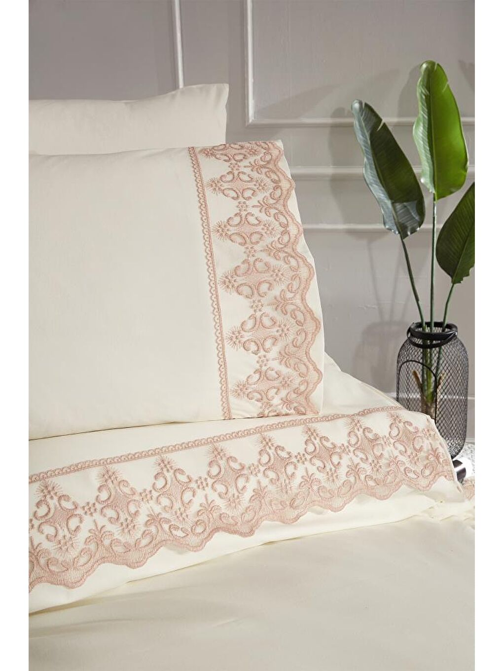 Ekru Fransız Dantelli Fidan Çeyizlik Nevresim Takımı Krem Cappucino-4