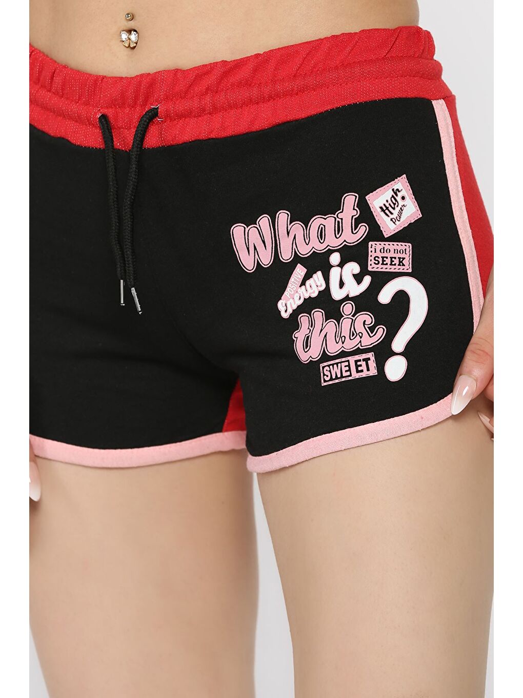 Siyah Kadın Biyeli Baskılı Mini Şort-3