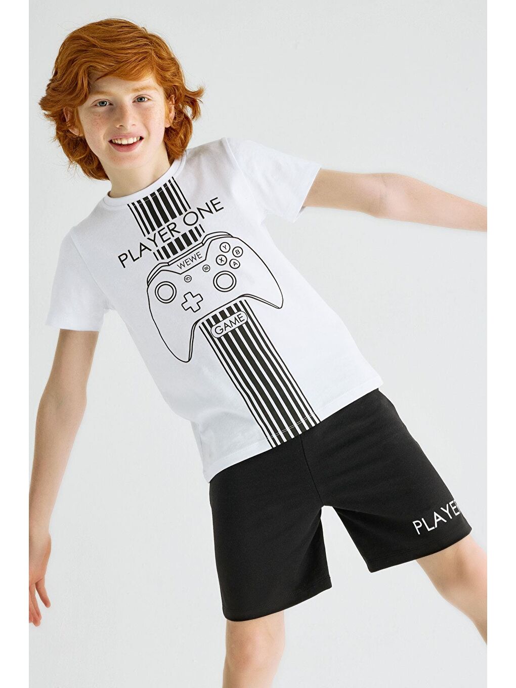 Bisiklet Yaka Kısa Kol Player One Yazı Baskılı Beyaz Siyah Renk Erkek Çocuk Şortlu Takım-2