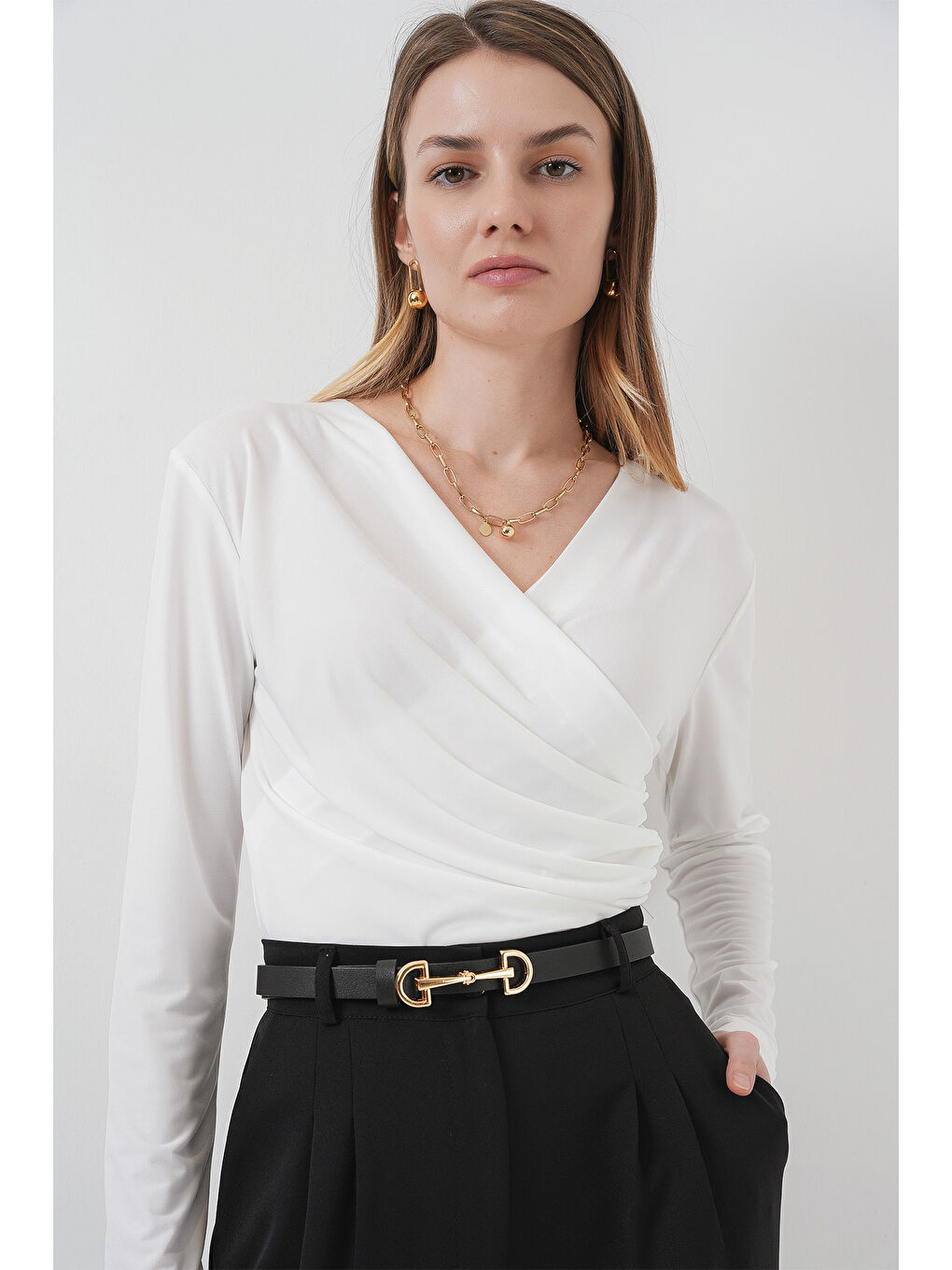 939 Anvelop Yaka Sandy Bluz - Beyaz