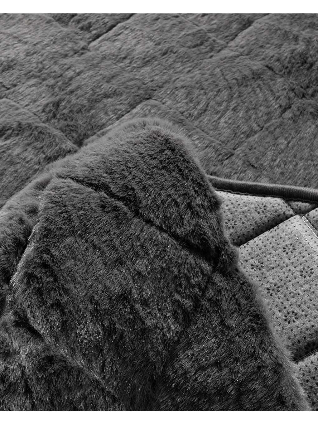 Soft Touch Rabbit Pelüş Halı Antrasit-1