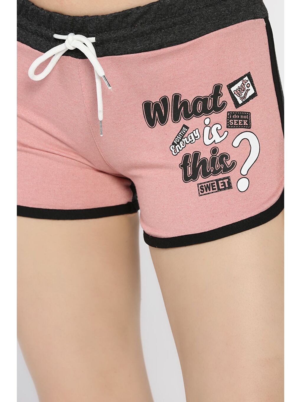 Pembe Kadın Biyeli Baskılı Mini Şort-3