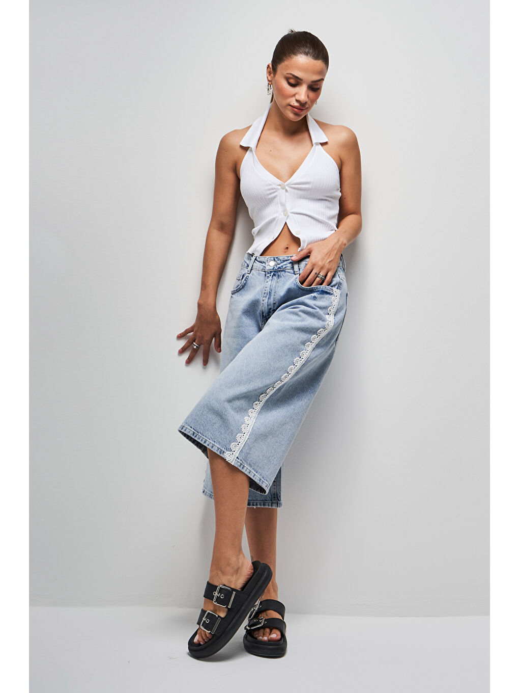 Mavi Kadın Snow Jean Rengi D1 4S5 3 Şerit Dantel Detaylı Maxi Boy Uzun Tasarım Denim Bermuda Şort-1