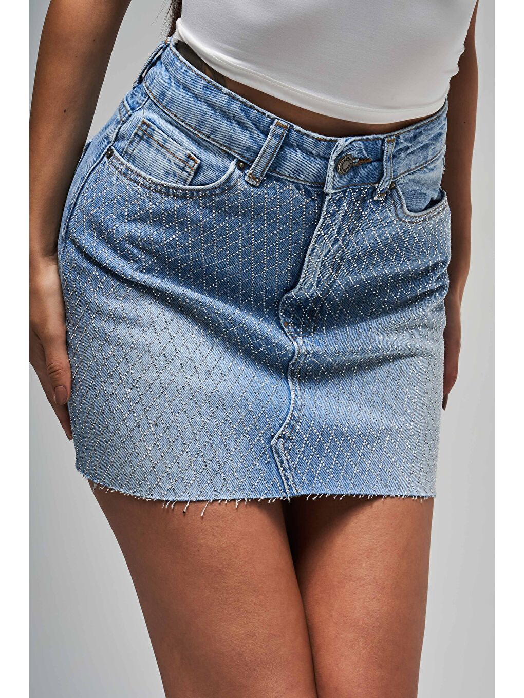 Kadın Mavi Renk T-2s5-4 Parlak Taşlı Midi Boy %100 Pamuk 42 Cm Tasarım Denim Etek-3