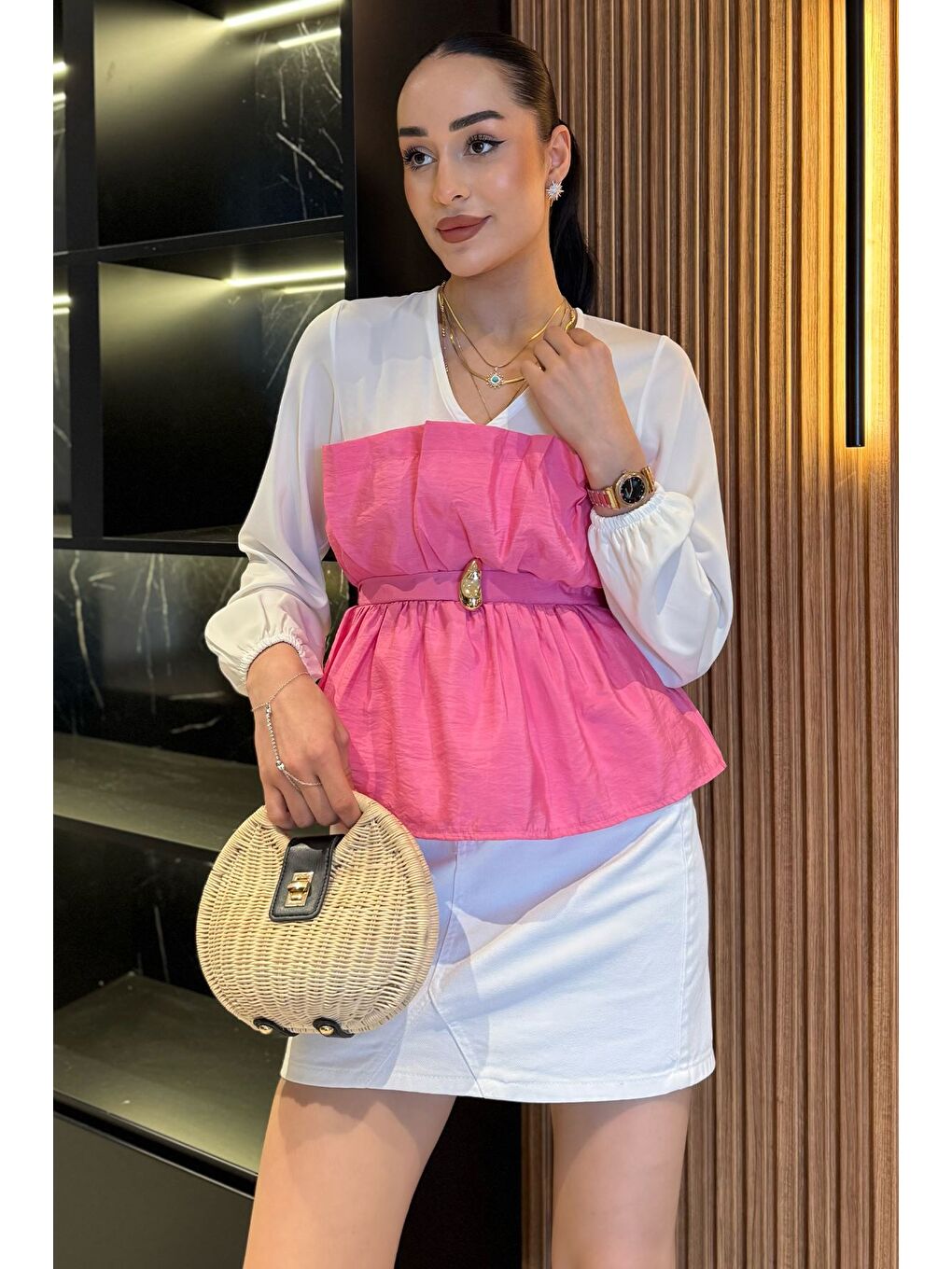 Pembe V Yaka Garnili Tokalı Kadın Bluz-1