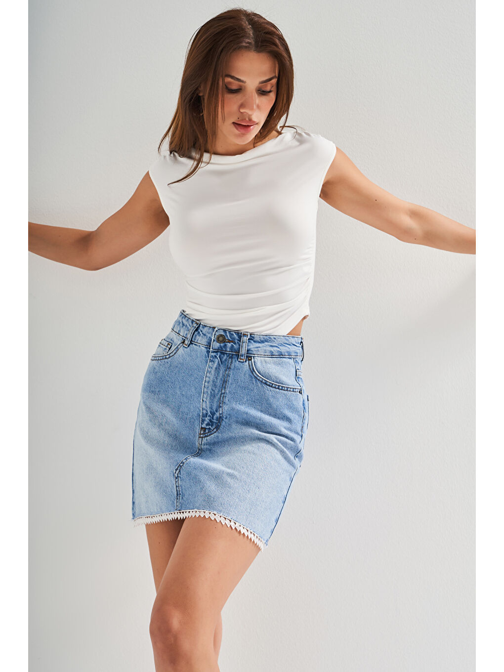 Kadın Mavi Renk D2-S5-4 Dantel Detaylı Midi Boy 42 Cm %100 Pamuk Tasarım Denim Etek-3