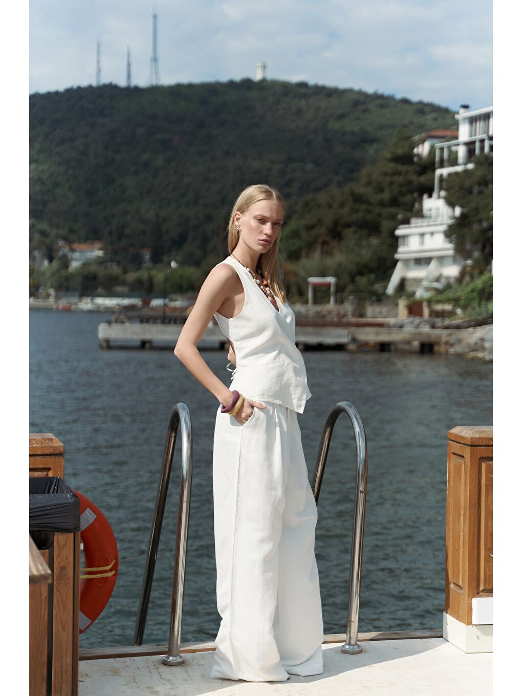 Nagmetah Sırt Pencereli Ekru Yelek Pantolon Takım-2