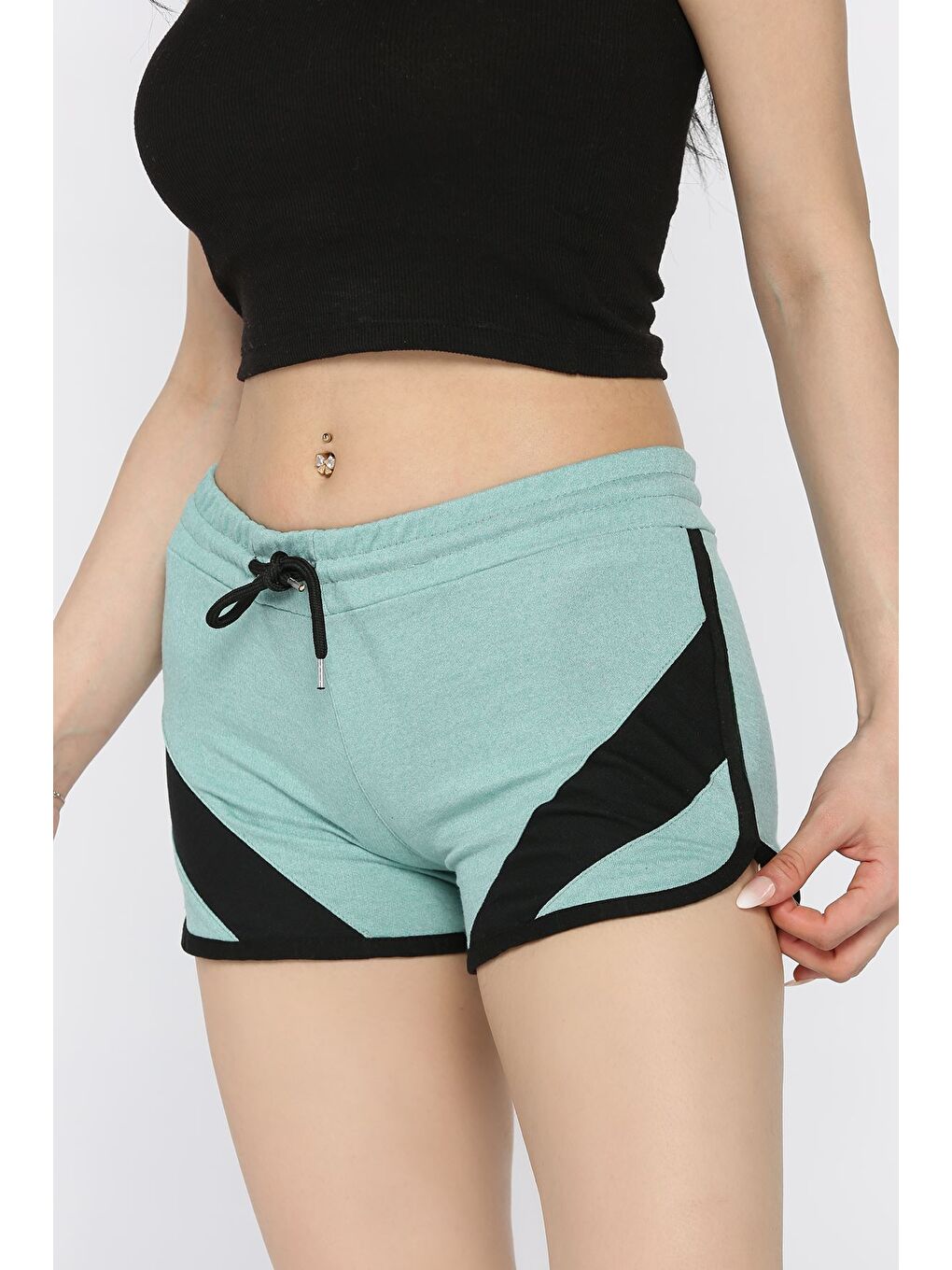 Yeşil Biyeli Kadın Baskılı Mini Şort-1