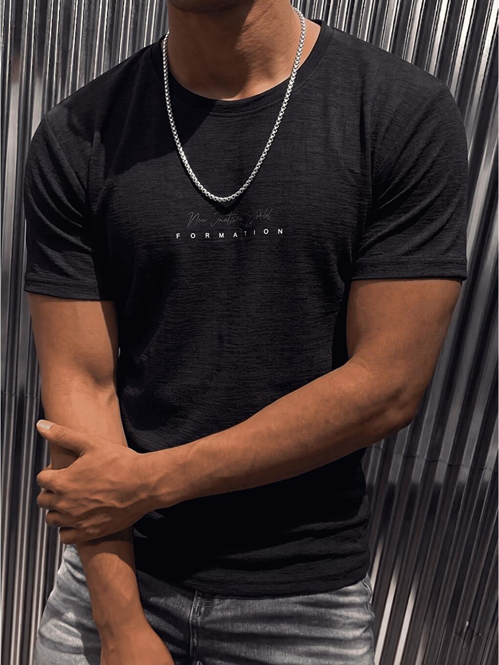 Siyah Flok Baskılı Slim Fit Erkek Elastanlı Tişört-1