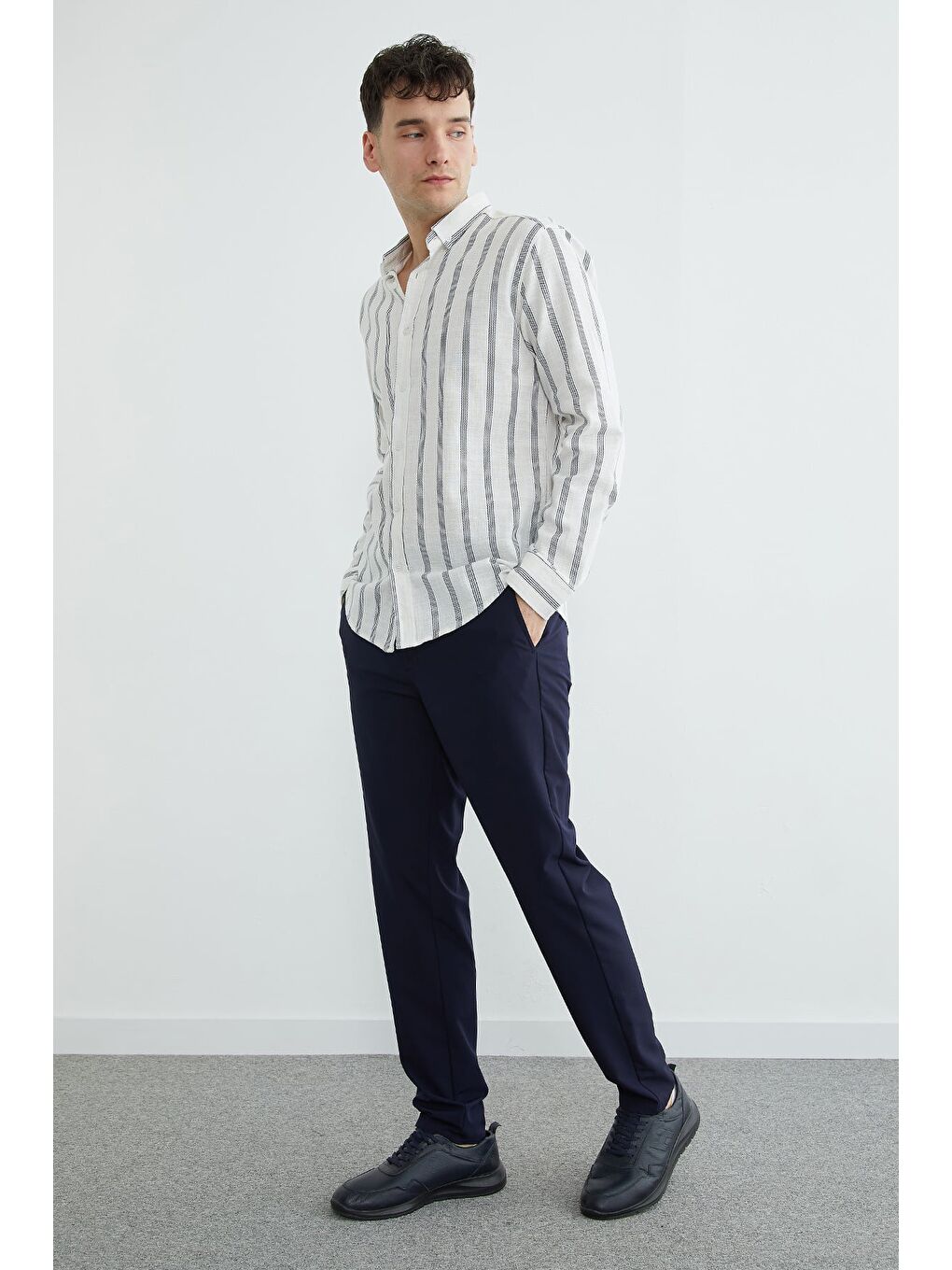 Lacivert Çizgili Keten Görünümlü Gömlek-4