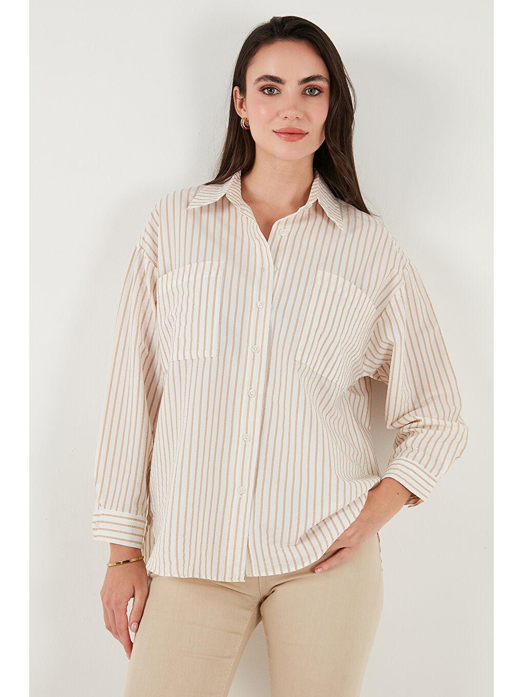 Bej Regular Fit Uzun Kollu Çizgili Kadın Gömlek 6772875-5