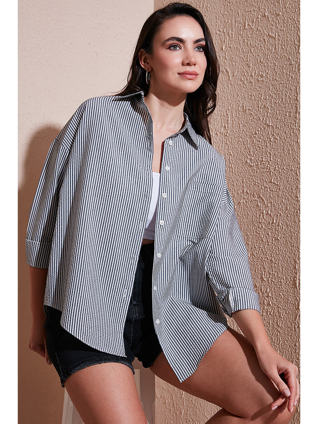 Siyah Regular Fit Uzun Kollu Cepli Çizgili Kadın Gömlek 6772895