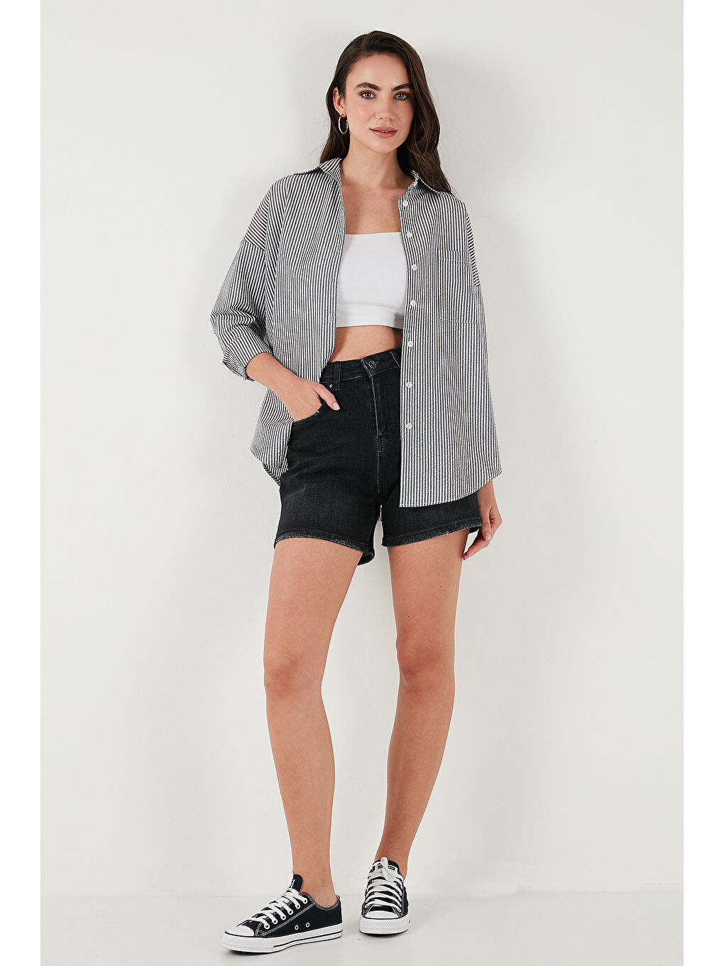 Siyah Regular Fit Uzun Kollu Cepli Çizgili Kadın Gömlek 6772895-3