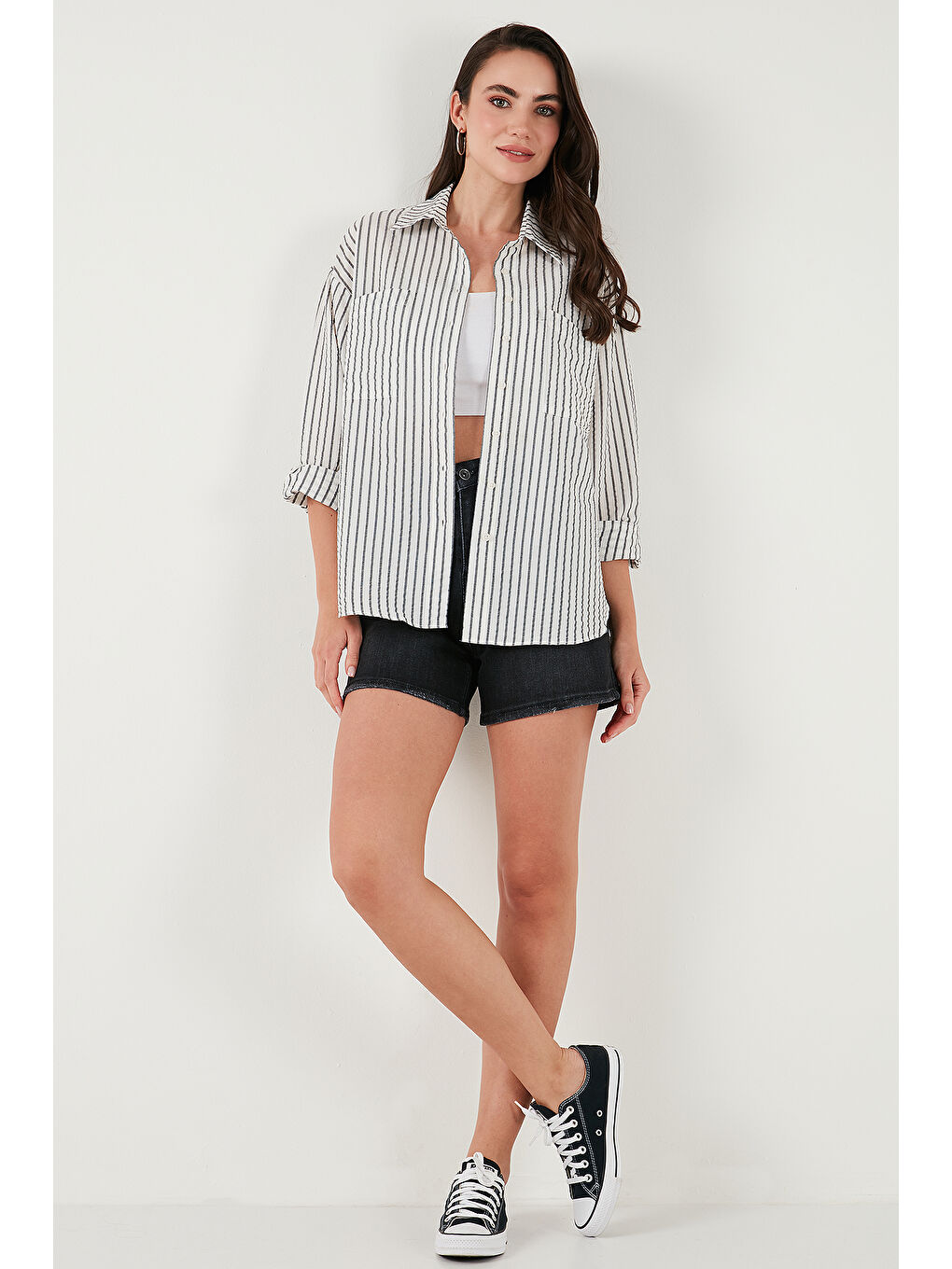 Siyah Regular Fit Uzun Kollu Çizgili Kadın Gömlek 6772875-3