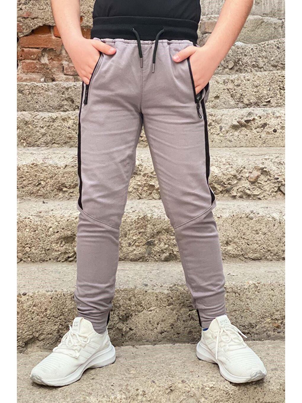 Gri Erkek Çocuk Bel ve Paça Kısımları Lastikli Pantolon-3